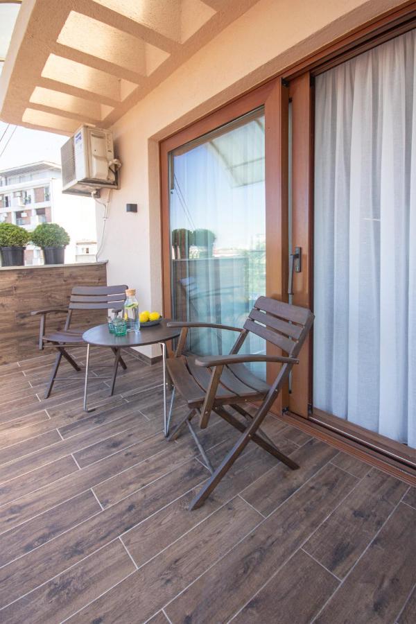 Appartamento Artisan'S Dwelling Belgrado Esterno foto